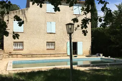Image de Maison de vacances dans le Luberon avec piscine et jardin