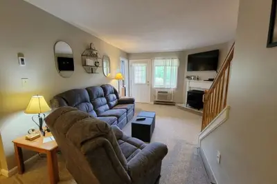 Image de Views of Loon Mt from this multi-level condominium within walking distance of