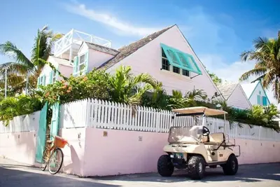 Image de Chatterbox. An Island Home in the Heart of Harbour Island.