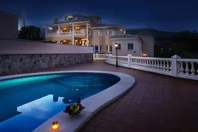 Image de Magnificent apartment in the villa, Pool, seaside, view of the sea!