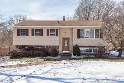 Image de Amazing Home Near West Point, Shopping, Skiing and Legoland