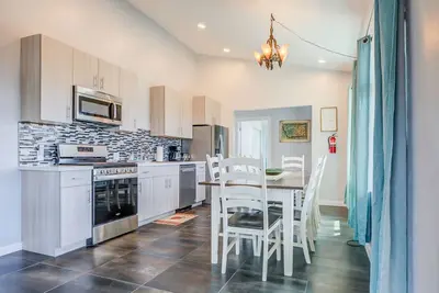 Image de West Yellowstone | Walk to Shops & Dining | Private Balcony Castle Z