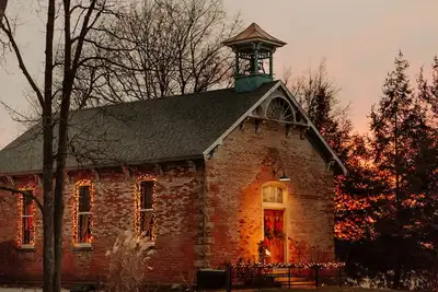 Image de Antique Schoolhouse; circa 1895; 15 min to Osr-Shawshank,