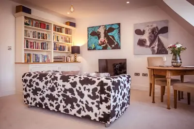 Image de Artist's Loft - stylish 1-bed just 5 mins stroll from the beach