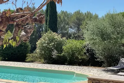 Image de Les Valérianes, location saisonnière en Provence avec piscine privée