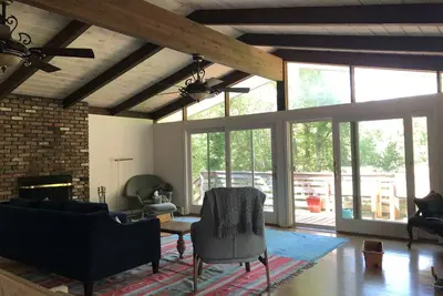 Image de Peaceful Tree House on the Sound
