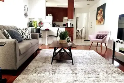 Image de ★Cozy Bungalow ★Netflix! ★10 Min to Dt and Tpa✈