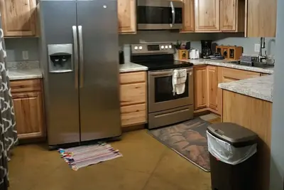 Image de 3 Bedroom apartment minutes away from Long Branch and Thomas Hill Lakes