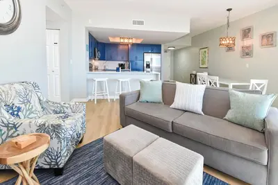 Image de 12th Floor condo at The Palms of Destin with Seasonal Beach Shuttle!
