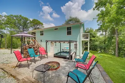 Image de Grand Lake Cottage w\/ Hot Tub in Eucha