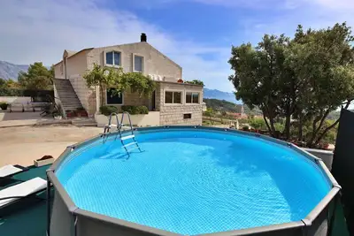 Maison de vacances privée avec piscine privée, bain à remous, climatisation, Wifi, Tv, terrasse