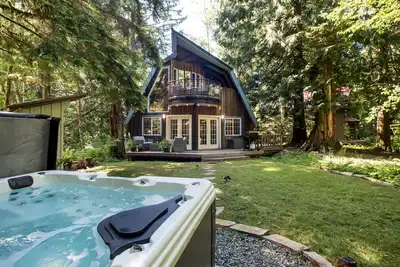 Image de Industrial Chic Mountain Chalet near Mt Baker!