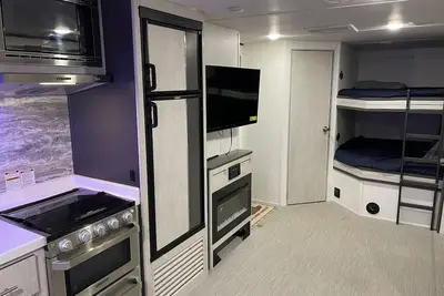 Image de Luxurious Trailer on The Beach