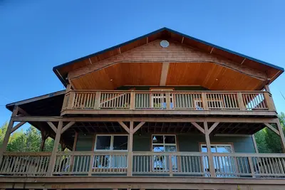 Image de Walking distance to Christina Lake, Family friendly for up to 12 people.