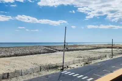 Image de Spacious Beachfront Beauty