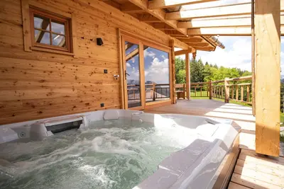 Image de \"traudl Alm\" fĂĽr 4-6 Personen, 2 Separate Schlafzimmer, Terrasse mit Bergblick, Whirlpool, Infrarotliegen
