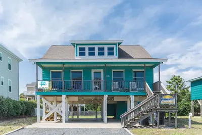 Image de \"Carolina Sun\"Â 2nd Row Home, 4 Bedrooms / 2 Bathrooms
