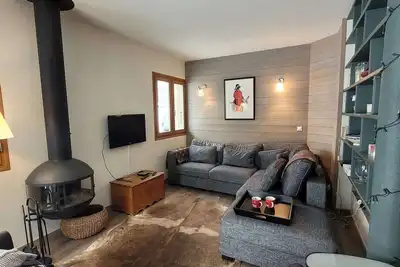 Image de Chalet lumineux 3* proche lac et pistes, calme, 80m Vtt/ski, 2 parkings, WiFi, équipé pour 10 pers.