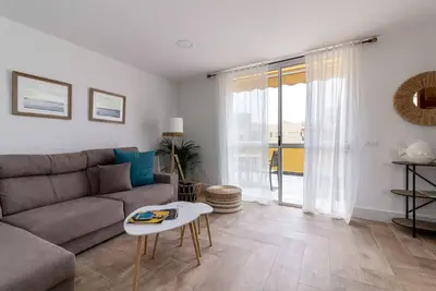Image de HomeForGuest Penthouse Cecilia avec terrasse et vue sur la mer Ă Los Cristianos
