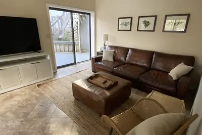 Image de Connestee Falls Lake Front with Hot Tub, Family Friendly, Mountain living!