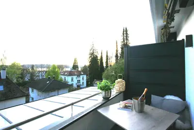 Image de Tolles Apartment mit Teil-seesicht Mitten in der Stadt!