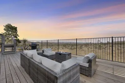 Image de Private Home in Joshua Tree w\/Hot Tub!