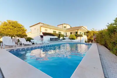 Villa Justina - 4 bedrooms near Praia Verde