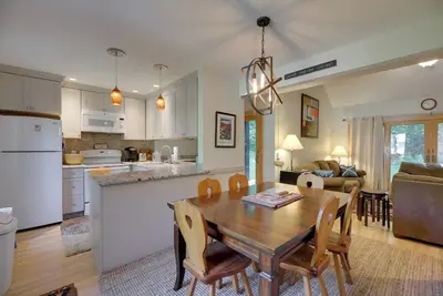 Image de Waitsfield Condo w/ Pool & On-Site Trail Access!