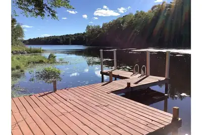 Image de Serene 4-acre estate on private lake with hot tub
