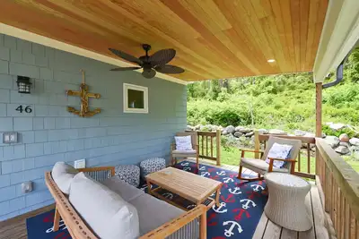 Image de Completely Renovated - Adorable Cottage near Narrow River & Narragansett