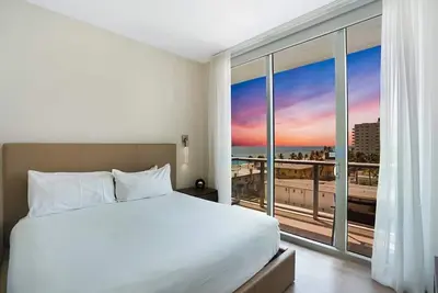 Image de Hollywood Beach Haven - Rooftop Pool and Views-Cs18