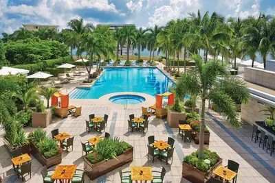 Image de Full Four Seasons Private Apartment Experience