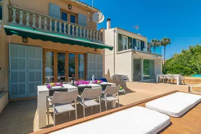 Image de Cas Ferrerico - Cozy summer house on the beachfront. Free Wifi.