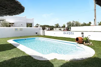 Image de Maison de vacances \"Casa Trafalmar\" avec piscine, Wi-Fi, jardin et terrasse