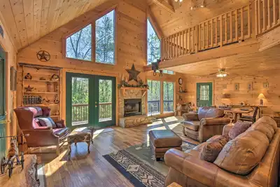 Image de Dreamy Ellijay Resort Cabin w/ Game Room & Decks!