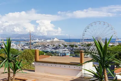 Image de New Luxury 3br Full seaview rooftop jaccuzi, Ac/6
