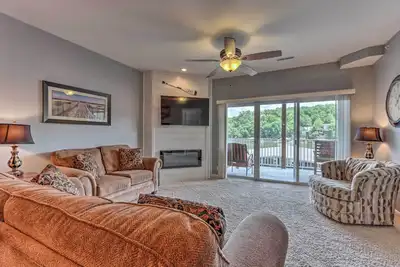 Image de Lake View, Pool Access: Idyllic Camdenton Condo!