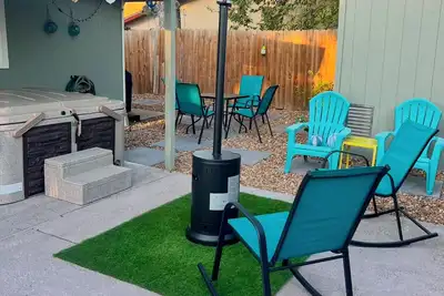 Image de Cozy Retreat_New Hot Tub_Lackland_SeaWorld_SixFlags_Riverwalk