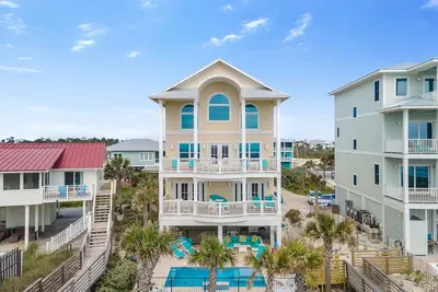 Image de Beach Bliss: Luxurious Beachfront Home, Private Pool, Pet-Friendly – Sleeps 17