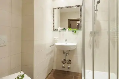 Image de App. Nr. 7, Dusche, Wc, 2 Schlafräume, 75 m2 - Kaiser-franz, Appartementhaus