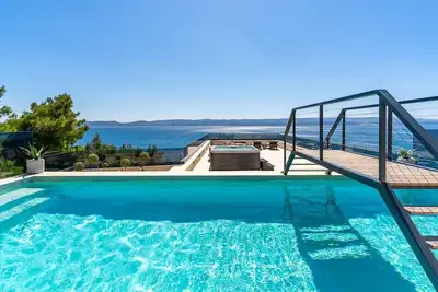 Image de Seaview Villa Blue Lagoon with private heated pool, 2 jacuzzies, sauna, media room, 6 bedrooms, beach 70m