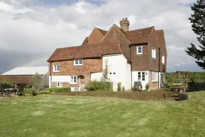Image de Special Offers Surrey Farmhouse 5 Bedrooms - Sleeps 10