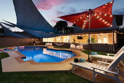 Image de Great home, great location and great price 4bd, 2ba private pool and hot tub