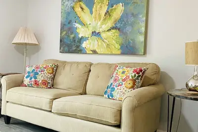 Image de Cozy, Dog Friendly, Close to Lake and Walking Trails