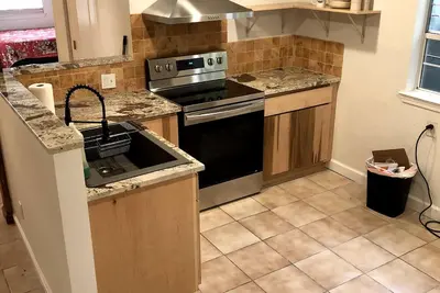 Image de Beautiful Private House Near the Fairgrounds/Jazzfest, hospitals. Pet friendly.