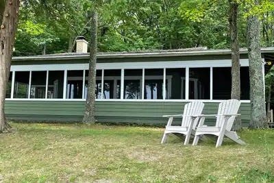 Image de Beachfront Cottage with Rustic Charm and Beautiful Sunsets in Sturgeon Bay