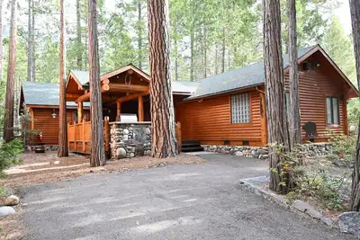 Image de (66) Grizzly Giant (3 Bedrooms Only) at The Redwoods In Yosemite