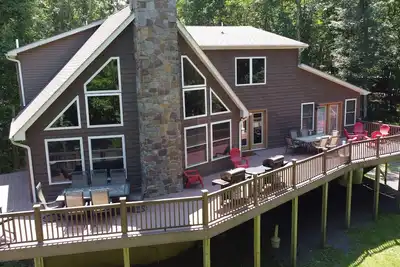 Image de Grand Mountain Chalet-Nature at your doorstep- 6 bedrooms 4, 200 sf - Game Room