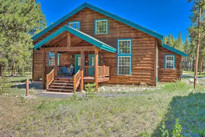 Image de 6 Mi to Turquoise Lake: Retreat w/ Covered Deck!