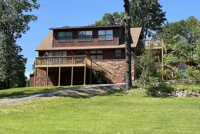 Image de Tenkiller Cabin with Boat Dock